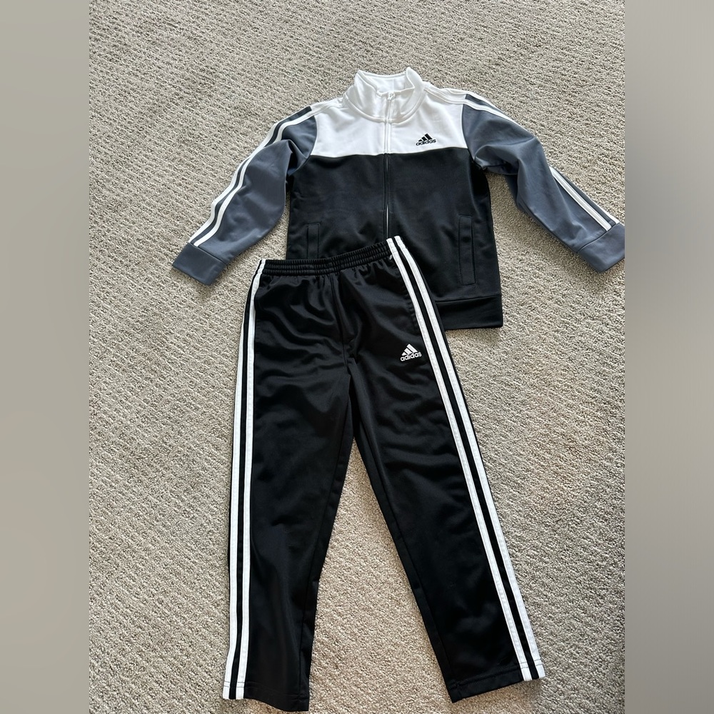 Adidas athletic sweat set